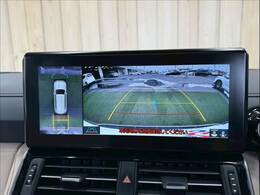 【アラウンドビューモニター】 クルマを上空から見下ろしているかのように、直感的に周囲の状況を把握できます。
