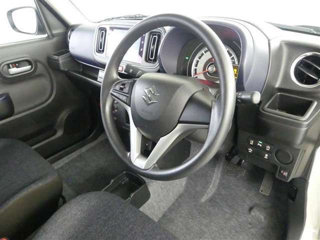 見通しのよいすっきりとした視界で、誰でも運転しやすいです。運転のしやすさは疲れにくさにも繋がりますよ♪