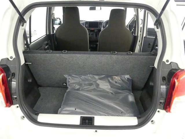 開口部の広いラゲージスペースは、ゴルフバックなどの荷物もラクラク積み込めます。