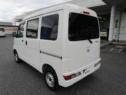 展示されているお車は全台1年間のトヨタロングラン保証が付いて参ります。最長3年間の保証をお付けすることも可能ですので、どのエリアに住むお客様でも安心して保証をお受けすることができます！