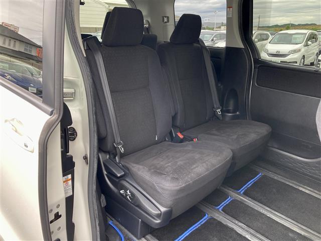 【　セカンドシート　】2列目も広々お乗りいただけます♪