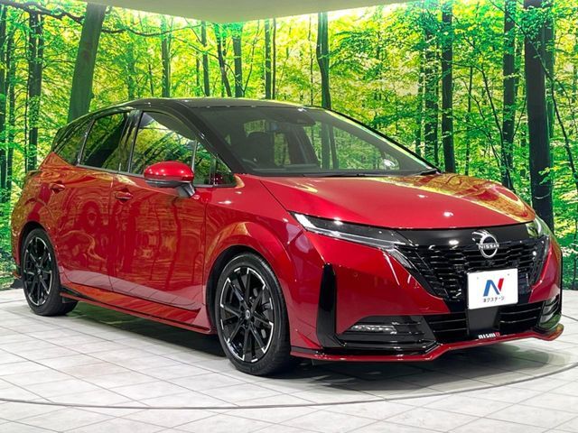大好評のボディコーティング「弾スプラッシュコート」もご納車までに施工可能。通常のガラスコートと異なる、耐久年数6年の無機質ガラスコーティングが、ボディをキレイな状態に保ってくれます。