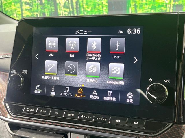 【メーカー純正ナビ】インテリアに溶け込むスタイリッシュな「専用設計」メーカーナビを装備♪視認性や操作性など基本性能にも優れ、より上質なカーライフをお楽しみいただけます。