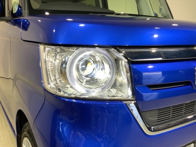 LEDヘッドライトで夜道も安心！