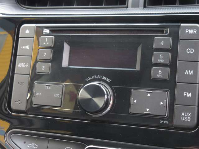 純正CD再生！AUX/USB入力！
