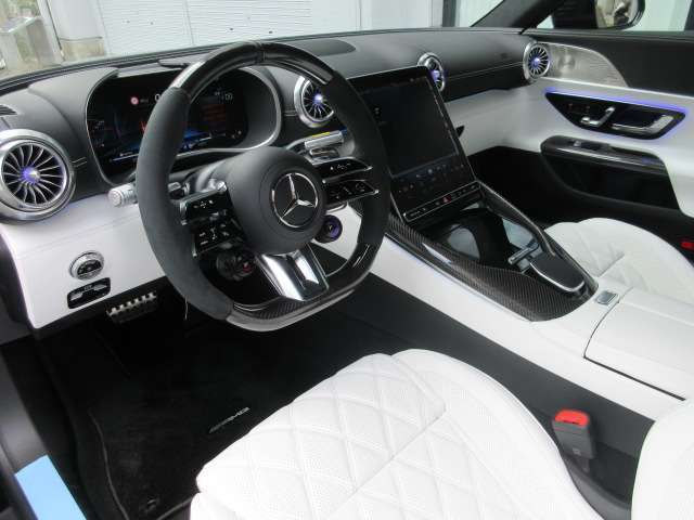 1オーナー　屋内保管　禁煙車のため、とてもキレイな室内です