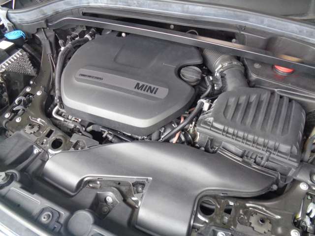 ディーラーやオーナー様からの直接仕入れにより、車歴の確かなコンディションの良い車のみを厳選してご案内しております。