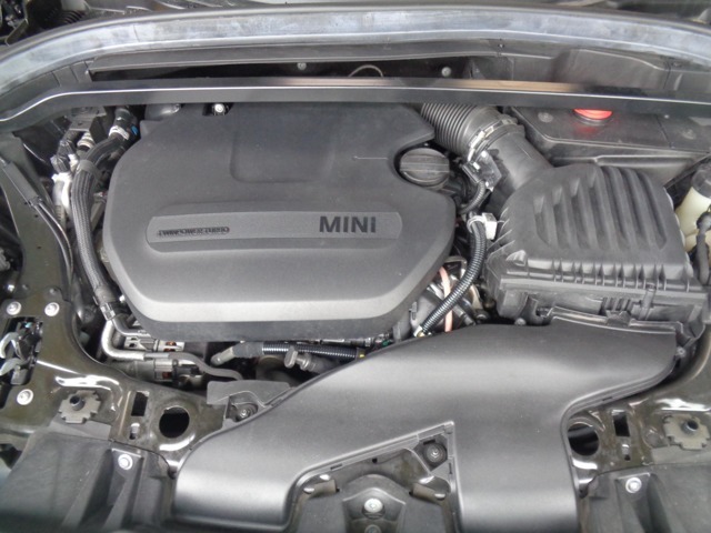 自社認証工場併設。輸入車専門整備士にアフターケアもお任せください。専用テスター完備。納車前のチェックは勿論、車検、整備、アフターサービスもお任せ下さい。