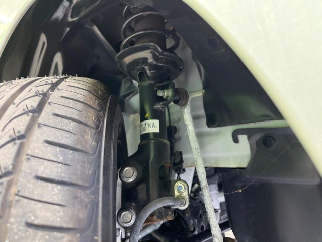 お車を安心してお乗りいただく為には、足回りの定期点検が欠かせません。サービスサポート（有償保証）では無料点検もご提供しており、安心のカーライフをお過ごしいただけるサポート体制が整っています。