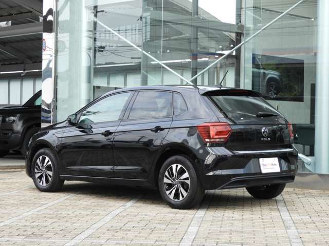 【主要装備】■LEDヘッドライト■前後パーキングセンサー■パークアシスト■ブラインドスポットアシスト■レーンキープアシスト■アダプティブクルーズコントロール■アップルカープレイ■アンドロイドオートほか