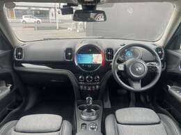 禁煙 クラシックトリム 純正ナビ AppleCarPlay パークトロニック MINIドライビングモード アンビエントライト 18インチブラックピンスポークアルミ バックカメラ ドラレコ ETC ハーフレザーシート シートヒーター