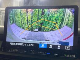 【バックカメラ】駐車時に後方がリアルタイム映像で確認できます。大型商業施設や立体駐車場での駐車時や、夜間のバック時に大活躍！運転スキルに関わらず、今や必須となった装備のひとつです！
