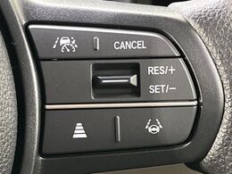 【アダプティブクルーズコントロール】高速道路での長距離走行が楽に！！自動で速度を保つクルーズコントロールが、衝突軽減システムと連携し、前方の車両を感知して車間を保つように速度調節してくれます！！