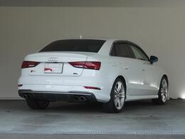 遠方へのご納車も承っております。　ご納車後は最寄のアウディ正規ディーラーで点検整備や保証修理が受けられます。