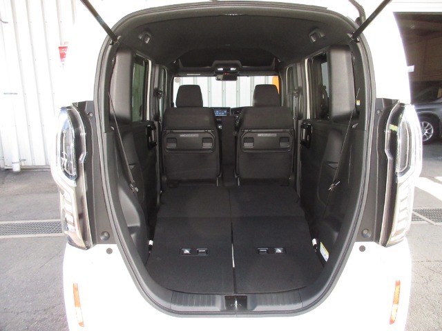 内装、外装、エンジンルームの隅ずみまでクリーニングを実施してお渡しします！プロが仕上げをしましたからピッカピカですよ～！点検整備もきっちり実施いたします。