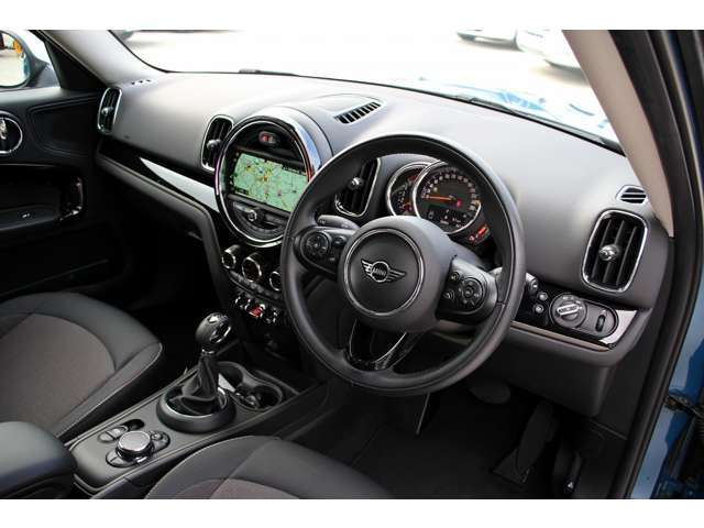 ワンオーナー、禁煙車、未使用車、特別仕様車、限定車、カスタム等の魅力ある中古車が多数在庫！仕入れの専門部隊が熟練された目利きで仕入れ、お値打ち価格でご提供いたします！