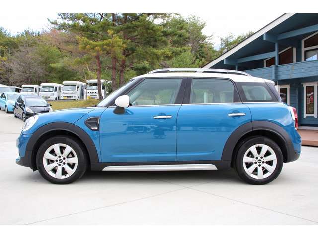 営業時間は朝9時から夜6時までとなっております。　毎週火曜定休　（祝祭日営業）。是非ご来店下さい！