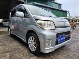 外装のキズ、ヘコミは中古車ですのでそれなりにございますが目立つキズ、ヘコミは当店負担にて塗装してお渡し致します。小さなキズ、ヘコミ、経年劣化はそのままのお渡しになりますことご了承ください。