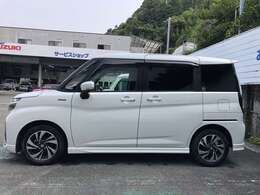 汽車でお越しの方は佐川駅か西佐川駅のどちらかで連絡をいただけましたなら、そこまで送迎可能です。（当店より片道　約7分）皆様のご来店、心からお待ちしております。