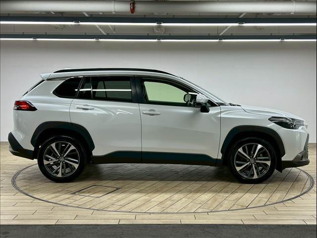 お車ご成約時の付帯率は驚きの90％OVER。GOOD　SPEED自慢のスーパーガラスコーティング。見違えるほどの輝きを放ち、納車後のメンテナンスも楽々。是非一度お試し下さい。