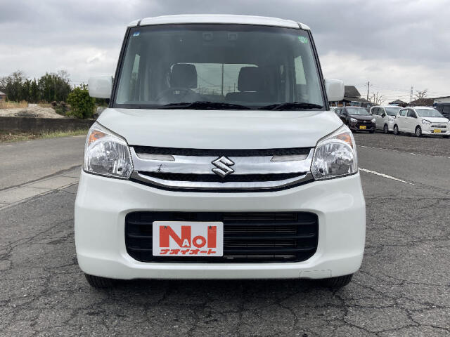 【当店のこだわり】入庫後のお車は選任スタッフによる細部清掃を実施しております。足回り、エンジンルーム、室内、室外を隅々まで綺麗にしております。展示車はピカピカです。全国配送も可能ですのでご相談下さい！