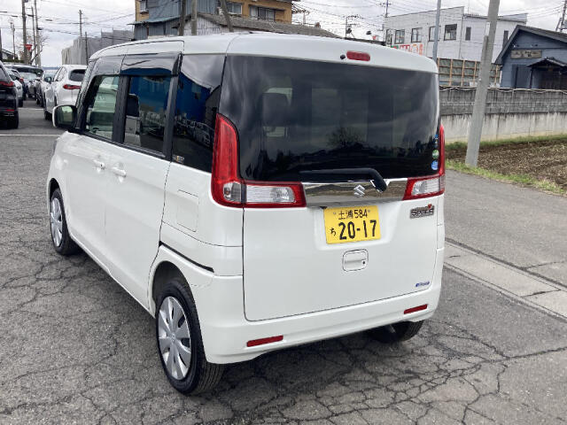 当店には国から許認可を得た認証工場を常設しております。車検や修理、整備等のメンテナンスで購入後もお付合いさせて頂くお客様がとても多いです。ぜひお困りの事があればご相談下さいね★