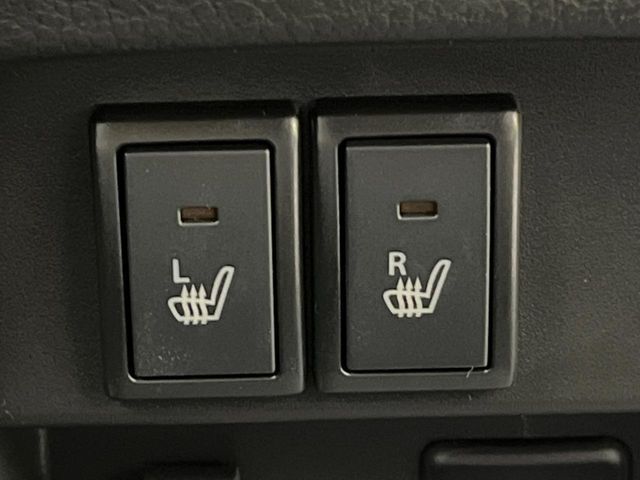 【シートヒーター】寒い日に重宝するシートヒーター！エアコンより早く温まってくれるので寒がりの人も安心ですね♪エアコンの温風は乾燥するから苦手、という方にもをおすすめです。