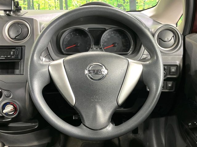 ステアリングも使用感が少なく、きれいな状態となっております♪