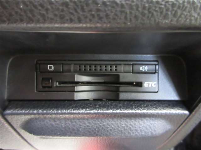 ETC車載器付きです。高速道路の料金所もスムーズに通過できます。