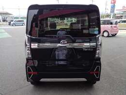 “クルマと笑顔が買えるトコロ・・・”そんな中古車展示場です！ぜひお越しください！