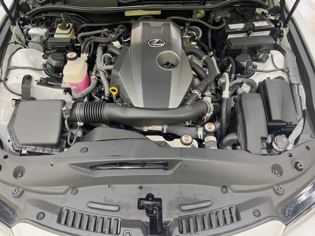 親切・丁寧な専門メカニックスタッフが応対！・車検・点検整備・事故等の修理などアフターサービスも安心。お車のカスタマイズもネクステージのサービススタッフまでご相談ください！