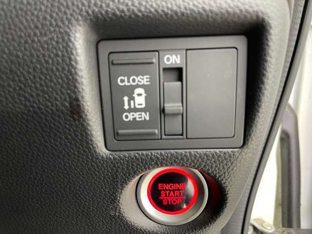 【運転席操作部】快適なドライブを楽しむための機能が装備されています！運転席から触れるので、使いやすいです！除菌プランいれていただくと、さらに清潔で安心していただけます！