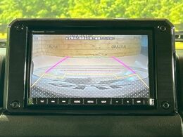【バックカメラ】駐車時に後方がリアルタイム映像で確認できます。大型商業施設や立体駐車場での駐車時や、夜間のバック時に大活躍！運転スキルに関わらず、今や必須となった装備のひとつです！