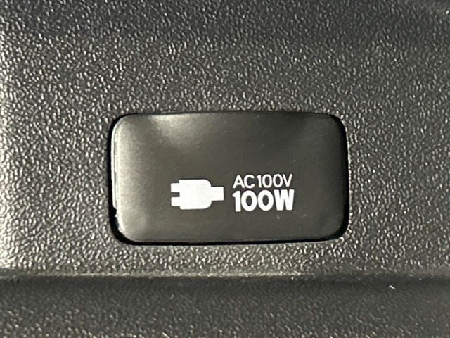 【アクセサリーコンセント】キャンプやスポーツ、アウトドアでのアクティビティはもちろん、災害・停電の際に助けにもなるAC100Vコンセントを装備♪ケータイやタブレット、ゲーム機器の充電にも♪