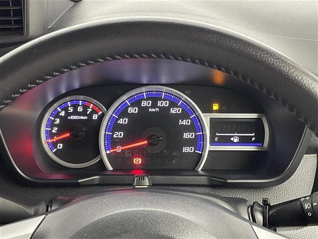 【スピードメーター】メーターがシンプルで見やすく運転しやすいですね！