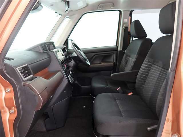 見通しのよいすっきりとした視界で、誰でも運転しやすいです。運転のしやすさは疲れにくさにも繋がりますよ♪