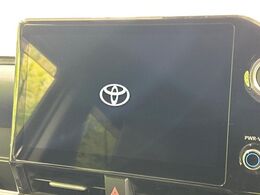 【10.5インチナビ】高級感とインパクトのある大画面ナビを装備。各種オーディオ操作はもちろん、スマホ連携もできる利便性の高いナビです♪