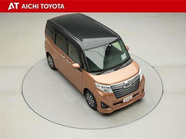 両側パワースライドドア付きだから、狭い駐車スペースなどでの乗り降りラクラク♪小さなお子さまのいるご家庭には嬉しい装備です。