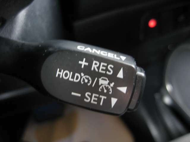 「Toyota　Safety　Sense　P」の機能の一つ、レーダークルーズコントロール（全車速追従機能付）のスイッチレバー。