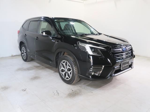 SUBARU 認定U-Carは、AIS評価点4点以上、走行距離8万キロ未満、84ヶ月未満の使用月数、修復歴なし、その SUBARU独自の基準を満たした品質の良いU-Carを幅広く取り揃えております。