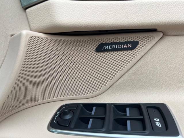 MERIDIANは英国のプレミアムオーディオブランドです。重低音から高音域までしっかりと再現でき、コンサートのような臨場感溢れる音響空間を実現します。どうぞ店頭にてご体感ください。