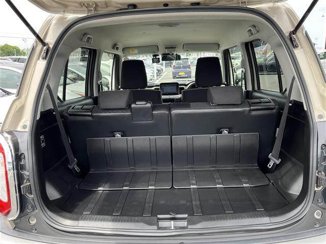 【トランク】積み込みやすくて、たっぷり積める荷室です。シートアレンジできるものは、乗車人数と荷物の量や大きさによってシートを動かすことができるので、より快適なドライブが可能です！