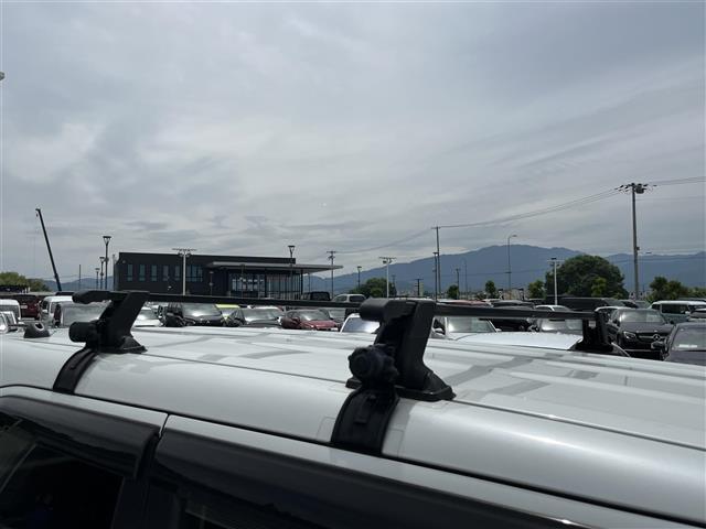 【ルーフ】大きなへこみや色褪せもなくきれいな状態です！ひょう害車は販売いたしませんのでご安心ください。