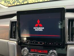 【純正ナビ】人気の純正ナビを装備。オーディオ機能も充実しており、Bluetooth接続すればお持ちのスマホやMP3プレイヤーの音楽を再生可能！毎日の運転がさらに楽しくなります！！