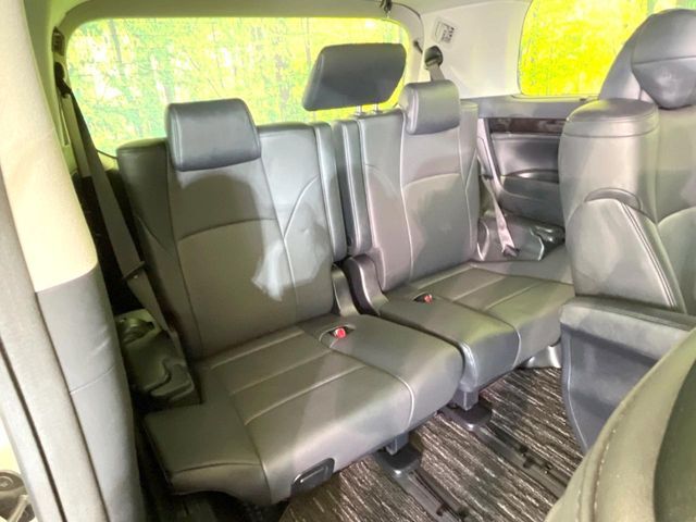 3列目シートはもちろん状態良好☆大人でもゆったりと座って頂けますので、大人数でのお出かけもラクラクです♪ご家族で、気の知れた仲間で、ドライブに行くのが楽しみですね♪