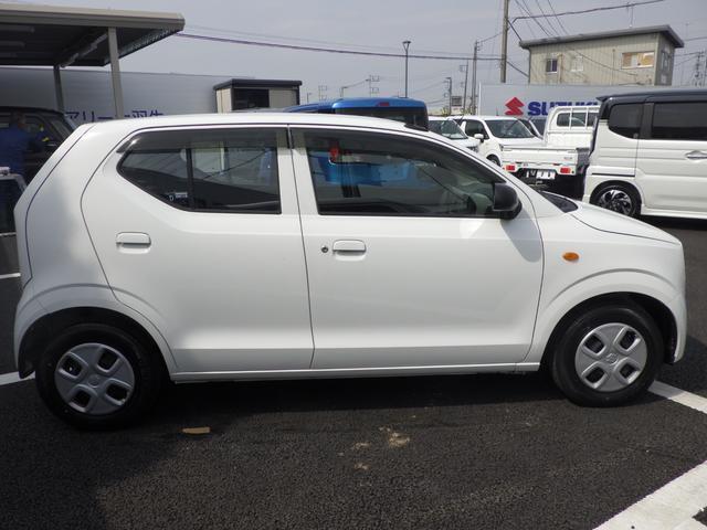 国の指定を受けた自社工場で、整備士が車検と点検整備を行っております。