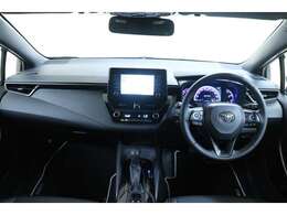 運転席から見たインパネ周りです。シートからはメーターはもちろん、広く周りを見渡せるフロントウィンド＆インパネはリラックスして運転に集中することが出来ます！