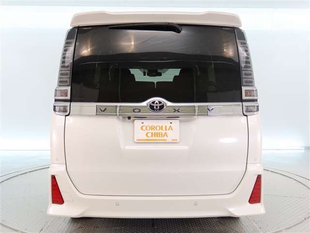 バックガイドモニターで、後方を確認しながら安心して駐車することができます。運転初心者も熟練者も必須の機能ですよ！