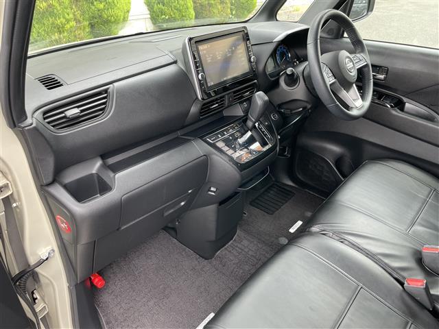 ★当社は、新車、中古車注文販売、整備、車検、修理板金、塗装、買い取り、ボディーコーティング加工、各種ドレスアップパーツに至るまで、幅広く行っています★