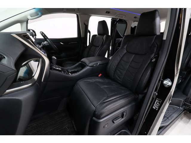 こちらのアルファードハイブリッドの他にも人気のミニバンを多数在庫しております！店舗詳細から当店在庫一覧も是非ご覧下さい！